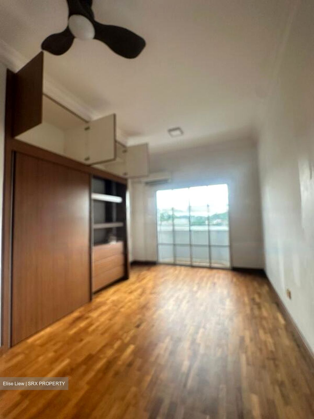 La Suisse (D11), Terrace #478654561